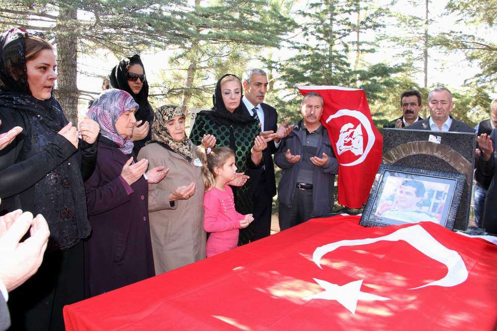 ABDULLAH &Ccedil;ATLI MEZARI BAŞINDA ANILDI