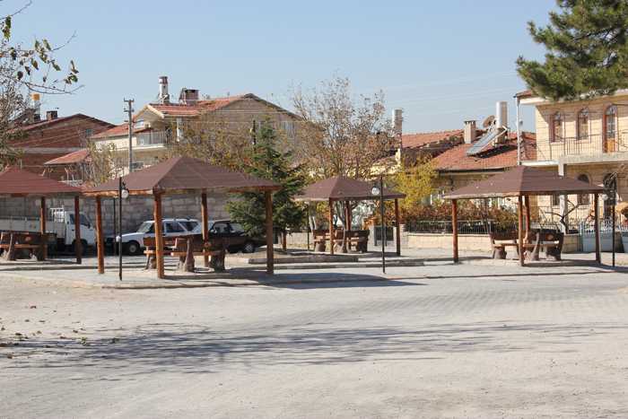Uçhisar’da çevre düzenleme ve yol döşeme çalışmaları devam ediyor 