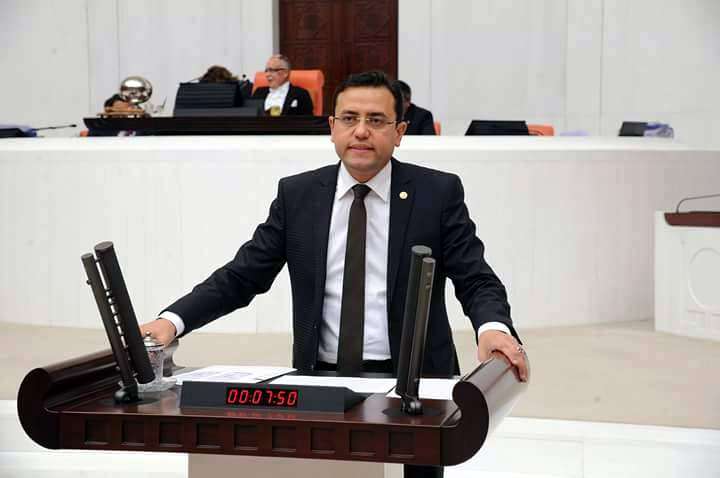 İşte Size AK Bir Nefer, Ebubekir Gizligider