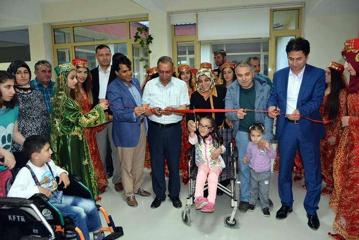 Kozaklı Fizik Tedavi ve Rehabitilasyon Hastanesinde Resim Sergisi Açıldı