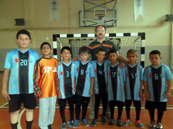 Ortahisar Küçük Erkekler Hentbol Takımı Tarih Yazdı