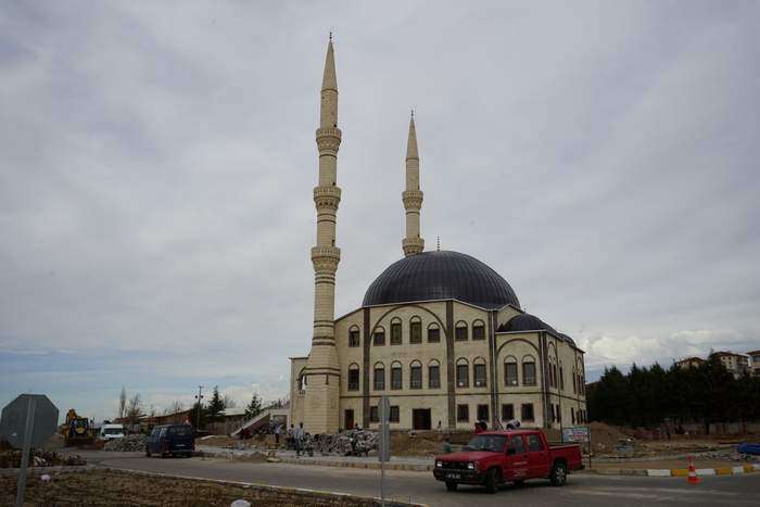 Şifa Cami Çevre Düzenleme Çalışmaları Devam Ediyor