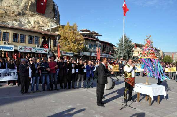 Cumhuriyetin 90. yılı &Uuml;rg&uuml;pte kutlandı