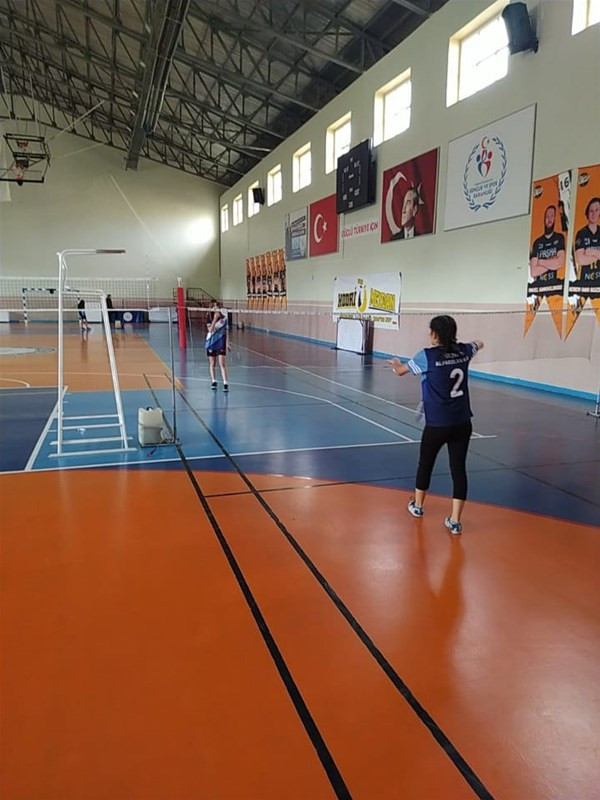 Badminton Yıldızlar Kız-Erkek müsabakalarında  Gülşehir başarısı  