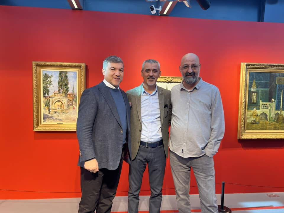 Hacıbektaş Belediye Başkanı Altıok, Folkart sanat galerisindeki sergiyi gezdi  