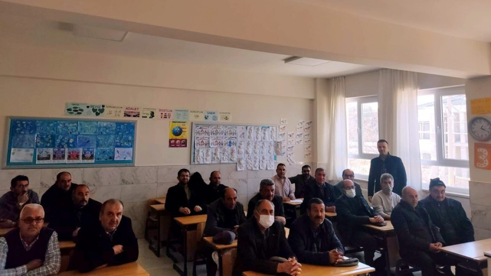Kozaklı'da muhtarlara Aile Okulu projesi eğitimi verildi
