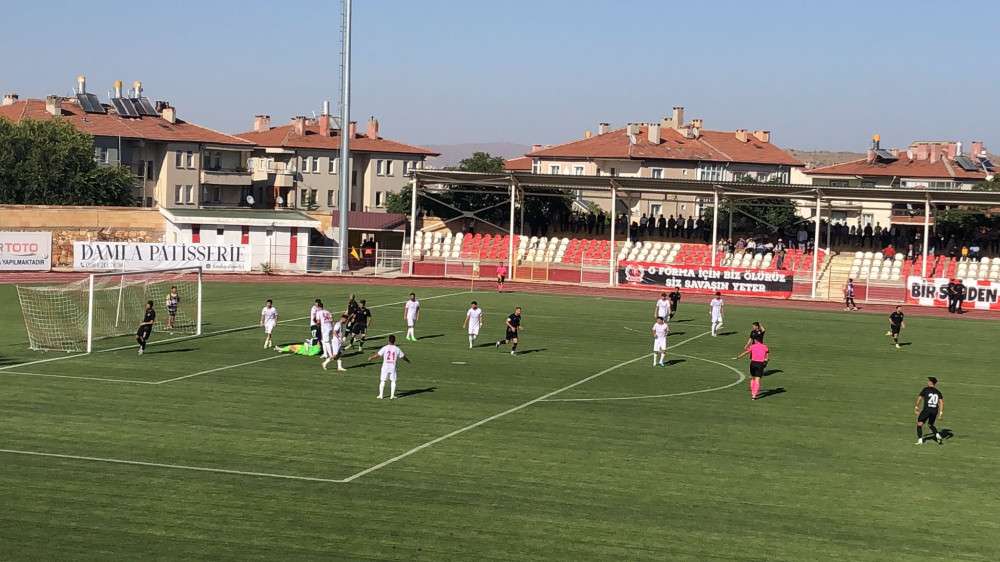 Nevşehir Belediyespor son dakikada yıkıldı