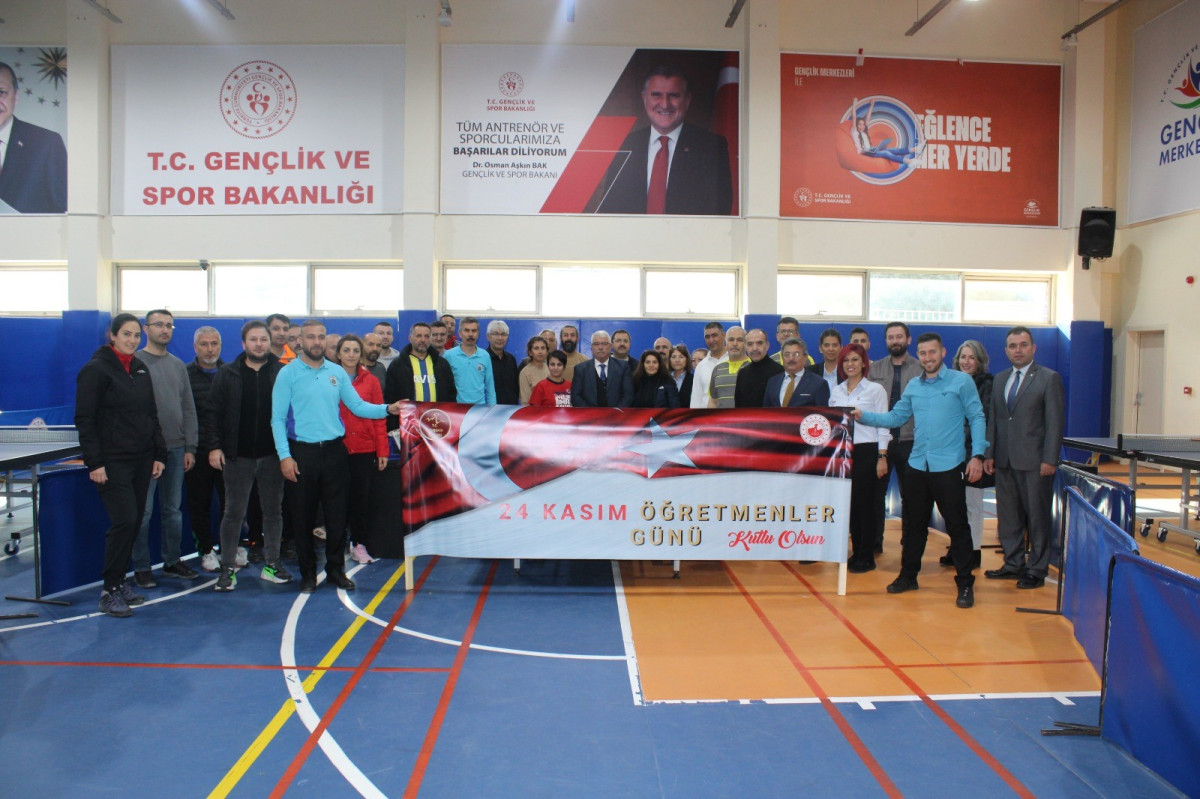 Nevşehir’de Öğretmenler Günü masa tenisi turnuvası düzenlendi